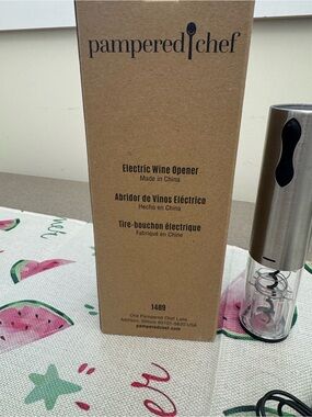 Pampered Chef Electric Wine Opener in Stainless Steel and Clear